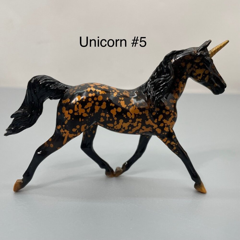 Breyer Stablemates Unicorn Crazy‎ Series 4 Chase Prince Charming Black Gold